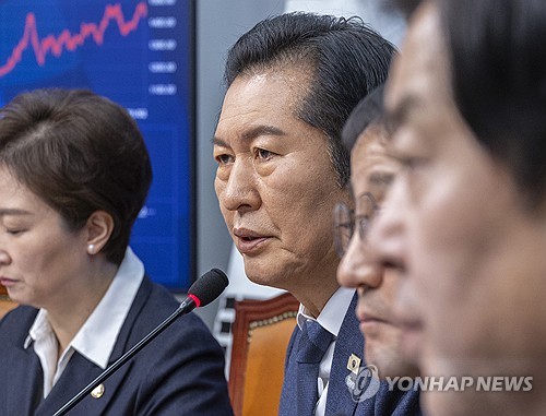 (서울=연합뉴스) 황광모 기자 = 더불어민주당 정청래 대표가 12일 국회에서 열린 최고위원회의에서 발언하고 있다. 2026.1.12 hkmpooh@yna.co.kr