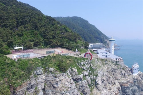 부산항 항로표지 개선에 107억원 투입…영도등대도 리모델링