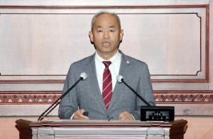 자전거로 보행자 쳐놓고 경찰부르자 도주…정읍시의원 벌금형