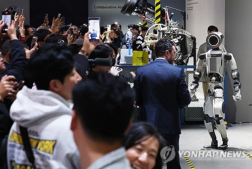 올해 CES 사로잡은 '피지컬 AI'…관련 종목 주가도 고공행진(종합)