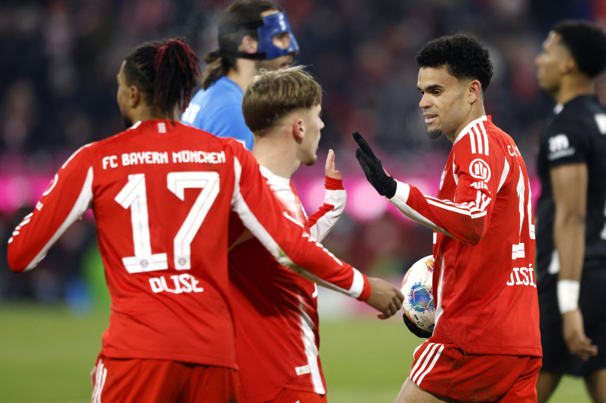 이럴수가! 수천억 버린 리버풀, 몰락 이유 있었다…무릎 꿇고 잡을껄→뮌헨…