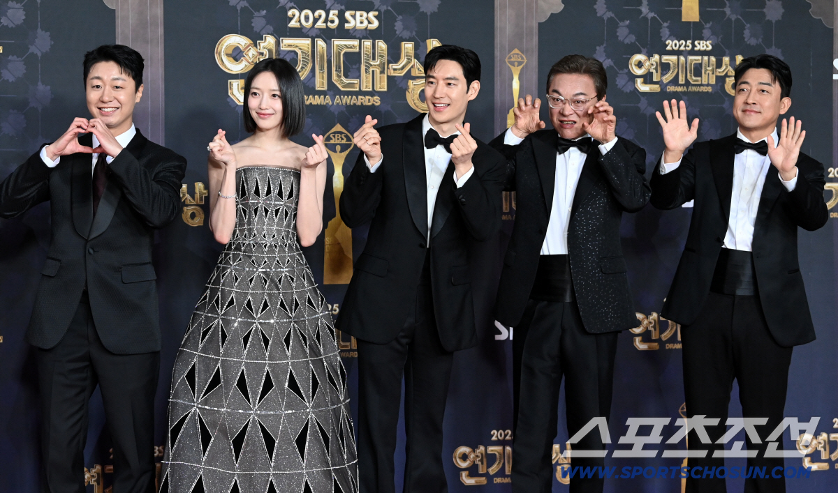 12.3 비상계엄 긁은 이제훈 '모범택시3', 제대로 사고쳤다..드라마 …