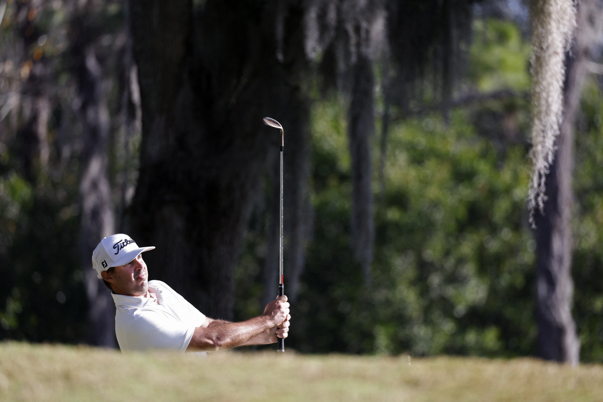 배신의 대가? PGA 복귀 켑카, '1248억+α' 재정적 처벌 받는다