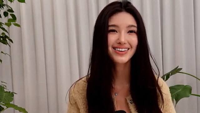 "뉴진스 마음 한 켠에"…다니엘, 미련 가득? 눈물만 남긴 라방[SC이슈…