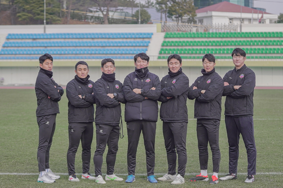 수원FC 박건하호 코칭스태프 라인업...'젊고 스마트한 85~87년생 K…