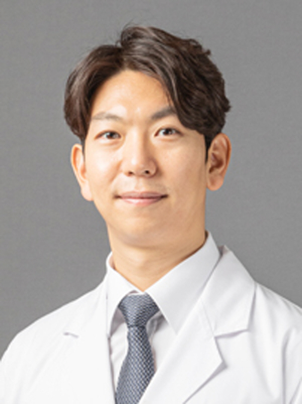 "귀 후비지 않는 게 최선"…귀이개·면봉, 감염 위험 높여