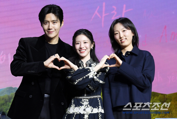 [SC현장] "새해 기적이 되길"..'6개국어' 김선호♥'톱스타' 고윤정, '이사통'으로 전할 '소통' 로맨스(종합)