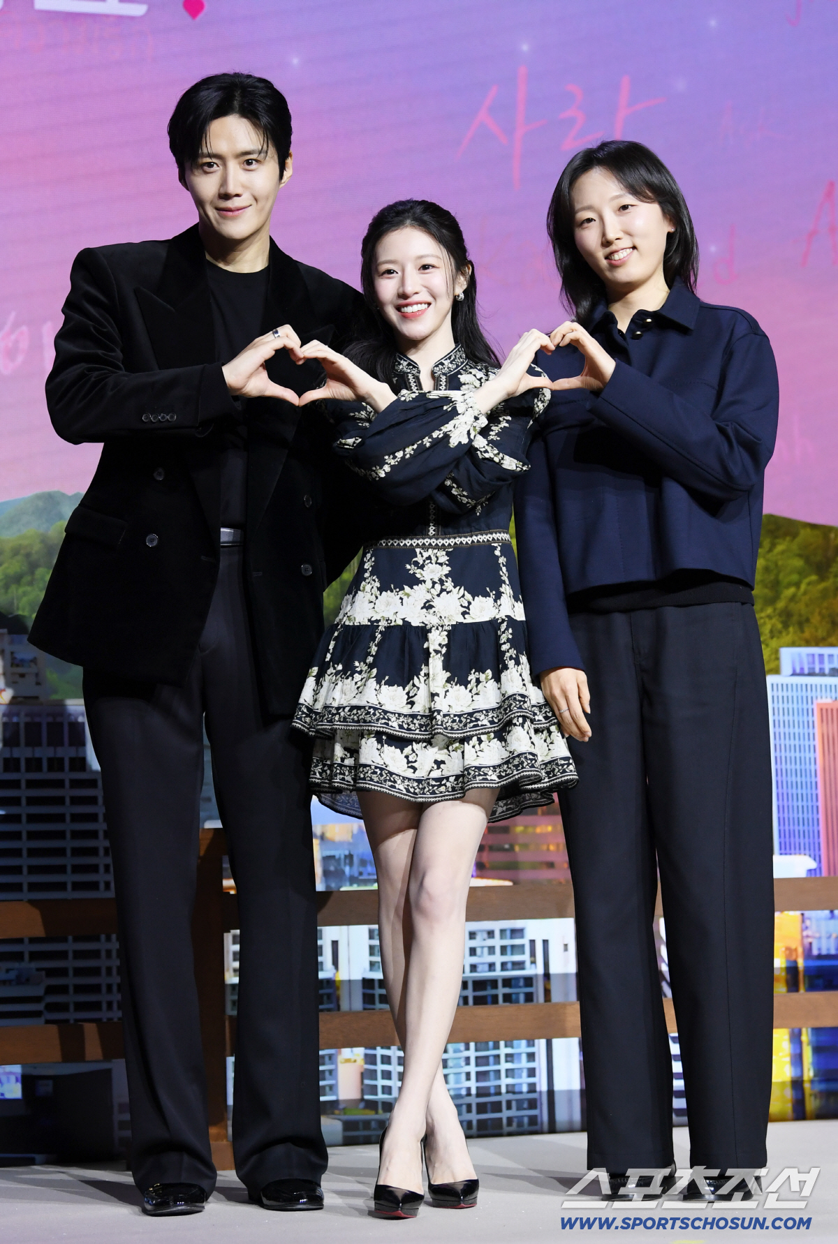 [SC현장] "새해 기적이 되길"..'6개국어' 김선호♥'톱스타' 고윤정…