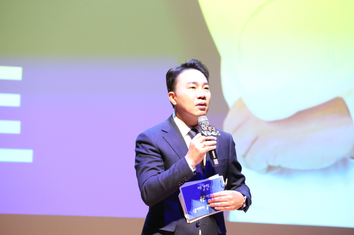 배강민 김포시의회 부의장, '옹이마다 꽃이 피었네' 출판기념회 성료