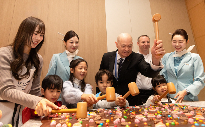 플레이라운지 된 KAL 공항라운지…쿠킹스튜디오부터 업무 공간도 갖춰