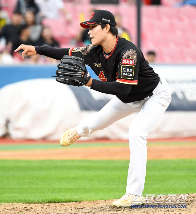 "김광현 선배님 말씀 가슴에 새기고…" 사이드암 명가에 또한명, 22세 …