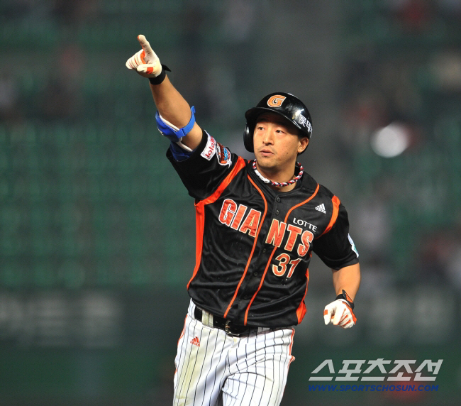 롯데 SON 어게인? → "아직 접촉한 적 없다" 부산 리턴, 현실적인 …