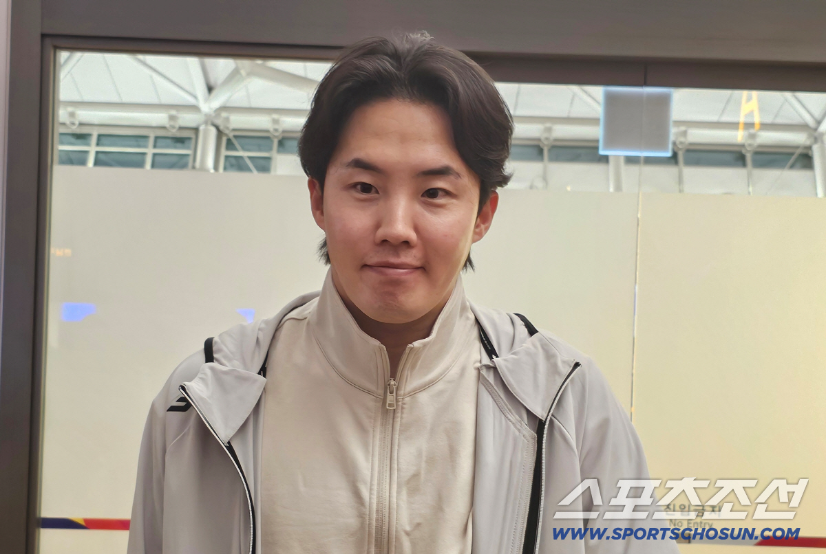 '비활동' 위반 아냐? 규정보다 3주나 빠른 LG-KT 선발대 출국…어떻…