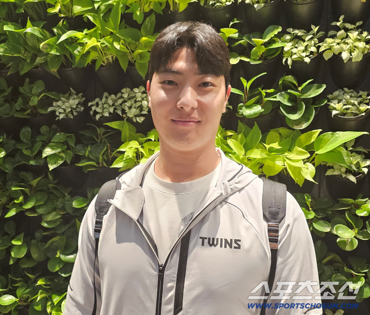 '비활동' 위반 아냐? 규정보다 3주나 빠른 LG-KT 선발대 출국…어떻…