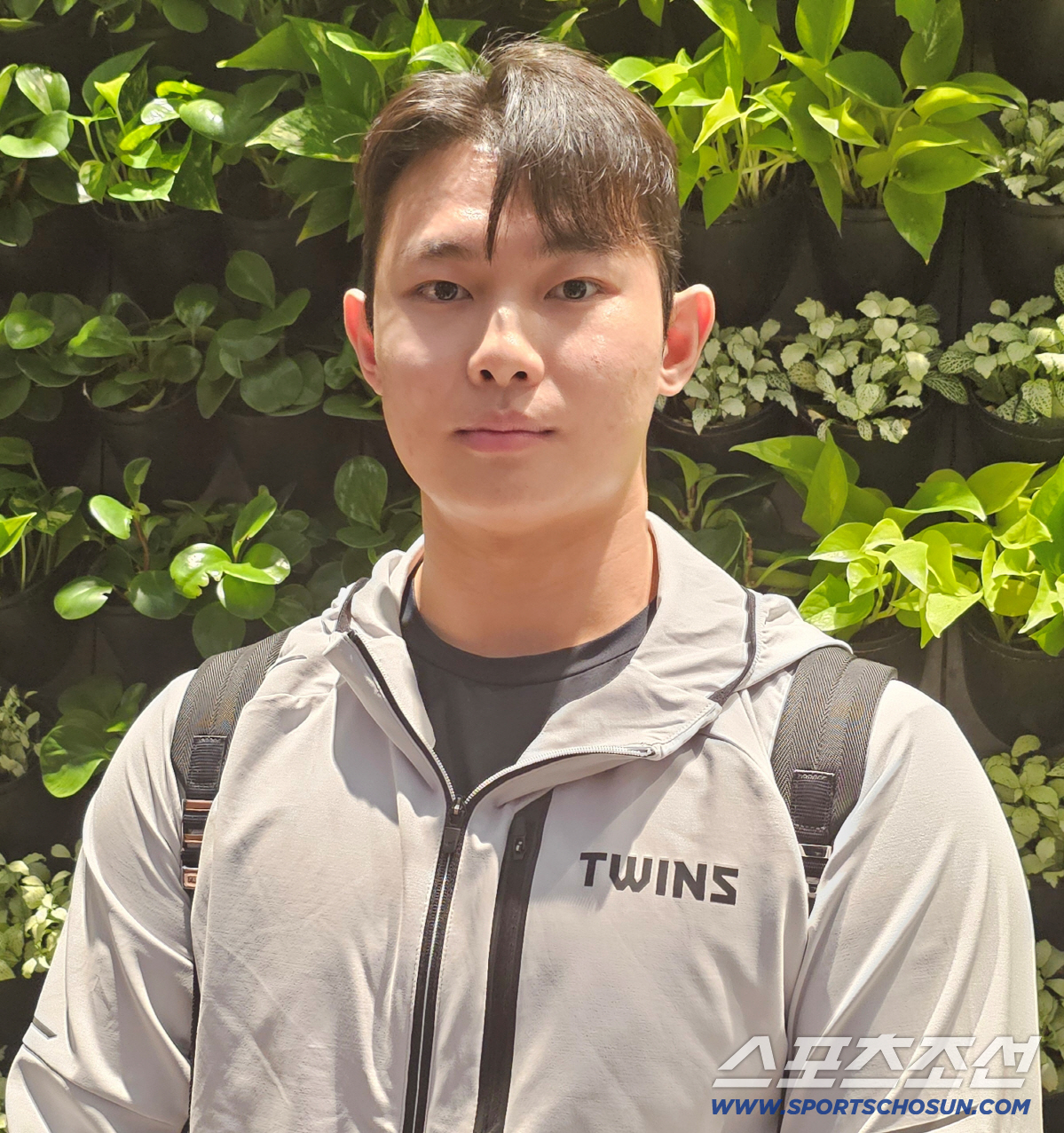 '비활동' 위반 아냐? 규정보다 3주나 빠른 LG-KT 선발대 출국…어떻…