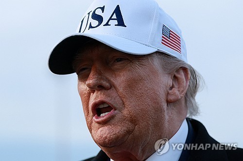 트럼프 "시위대 교수형시 이란에 매우 강한 조치" 軍작전도 거론