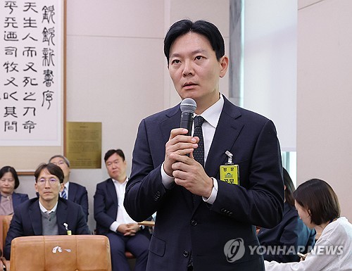 서울고검, '연어·술파티 의혹' 박상용 검사 3차 참고인 조사