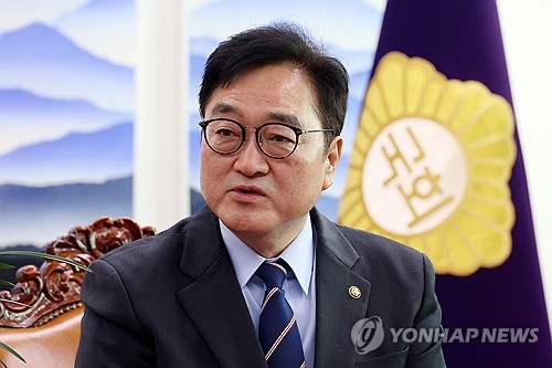 우의장, 공군 전투비행단 방문…"군 복지문제 잘 다루겠다"