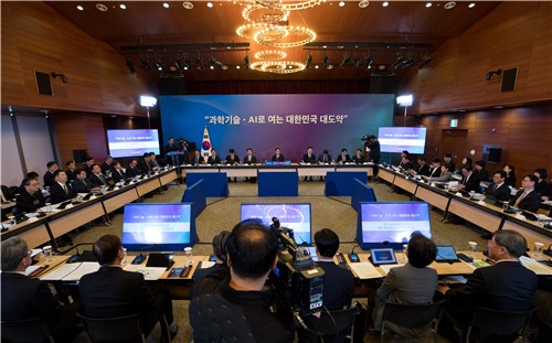 독자 AI 정예팀 2곳 올해 말 윤곽…"NPU 아우르는 생태계로"(종합)