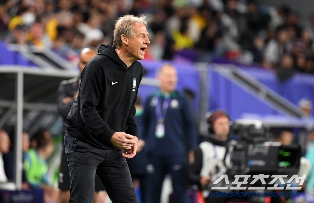 韓 최악의 사령탑 클린스만 충격 근황...손흥민 전성기 망치고 잘 먹고 …