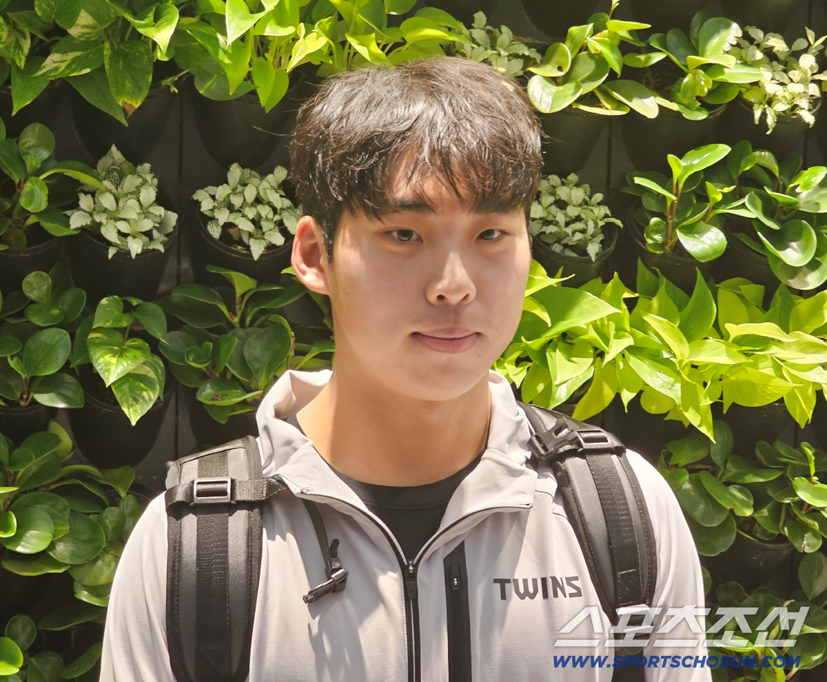 6명중 '나홀로 이코노미' 15시간…내년엔 비지니스 탄다! '투수→타자'…