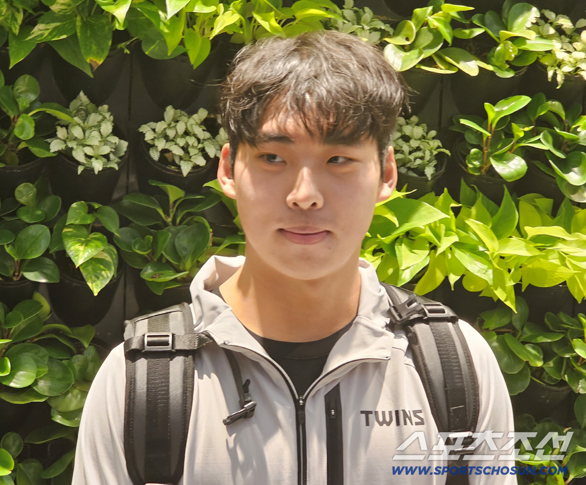 6명중 '나홀로 이코노미' 15시간…내년엔 비지니스 탄다! '투수→타자'…