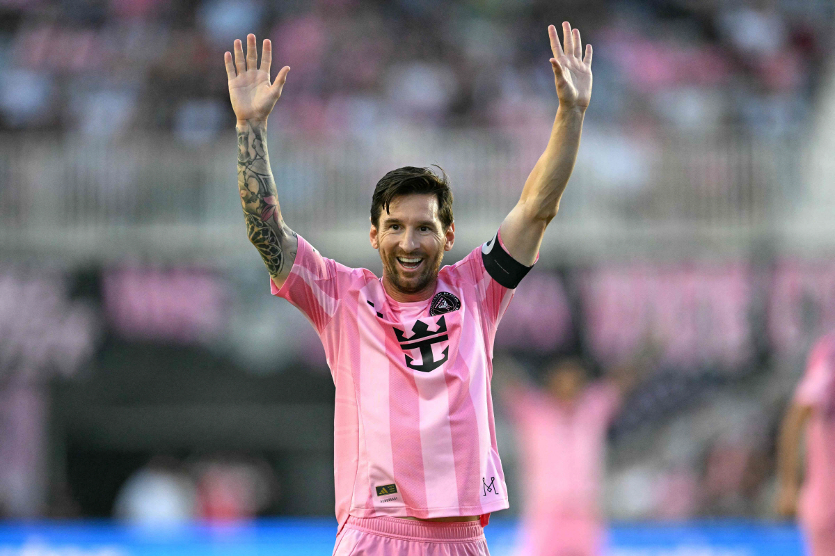 대박 넘어 초대박! 메시의 맨시티 이적 '축구의 신' 온다…'메호대전' …