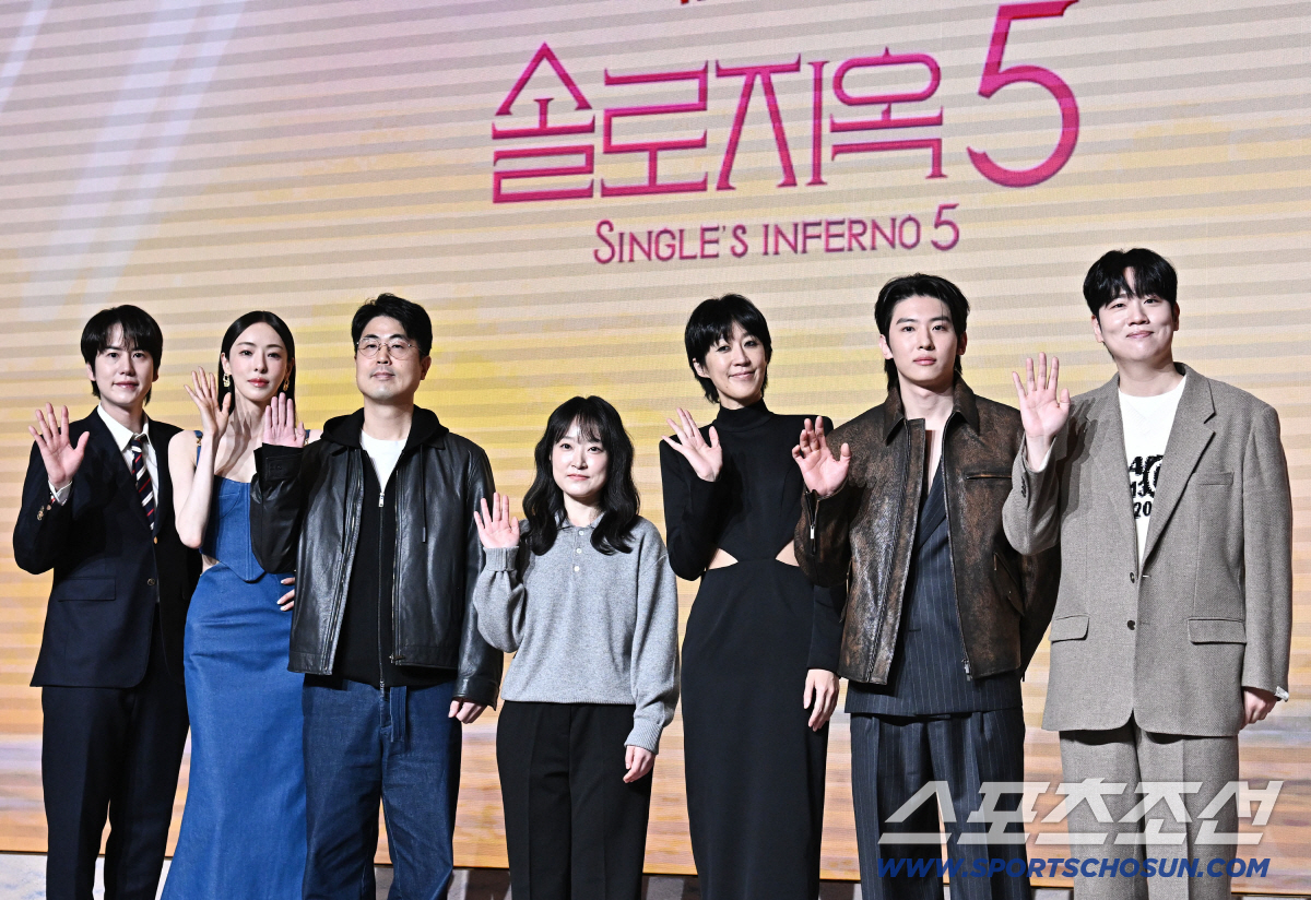 [SC현장] "덱슬기 넘는 수영장 신"..'솔로지옥5', 덱스도 놀란 '…