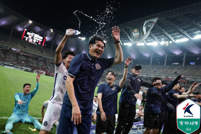 [인터뷰]안주하지 않고 성장...'업그레이드 좀비축구' 예고한 유병훈 감…