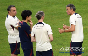 '분명히 뭔가 있는데...' 