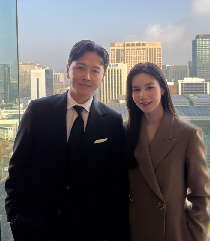 진태현♥박시은, 2세 포기후 입양딸 손편지에 뭉클 "옆에서 힘 돼 드리고…