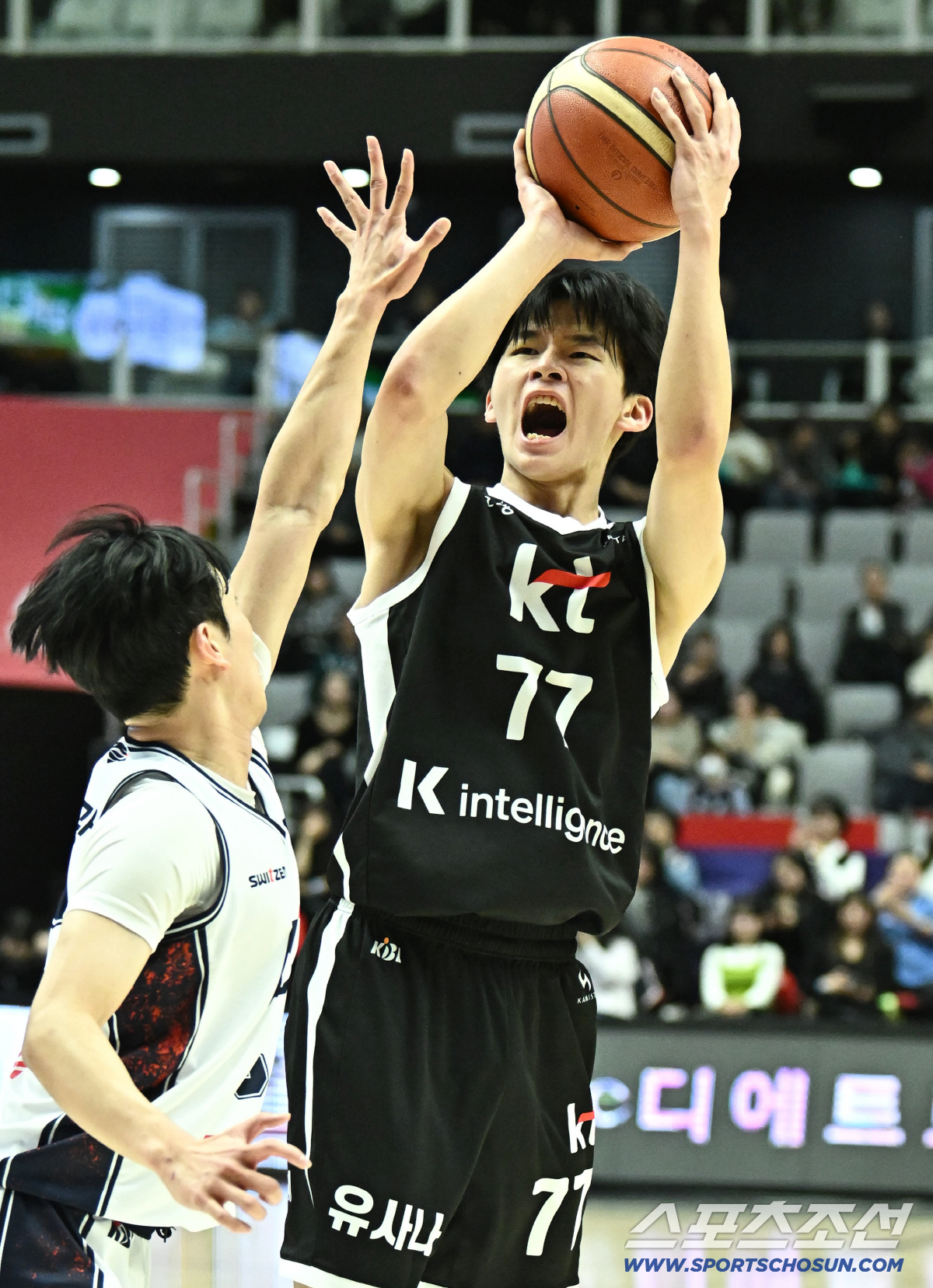 [현장인터뷰] 문경은 감독이 ‘특급 신인’ 강성욱에게 “슬럼프 분명히 온…