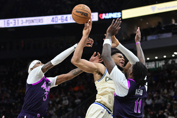 "야유는 참지 않지!" 그리스 괴인, 홈팬 야유 충격 대응 "난 역대 최고인데 야유를? 나도 한다"