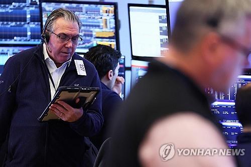 뉴욕증시, 테크·금융주 하락에 약세 마감…나스닥 1%↓