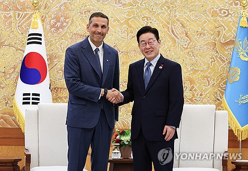 李대통령, 아부다비 행정청장 만나 "100年 동행, 가시적 성과로"