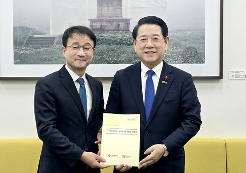 김영록 전남지사, 민주당에 통합 특별법 신속 제정 건의