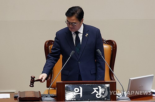 종합특검법 본회의 상정…與野 필버 대치 후 내일 표결처리 전망