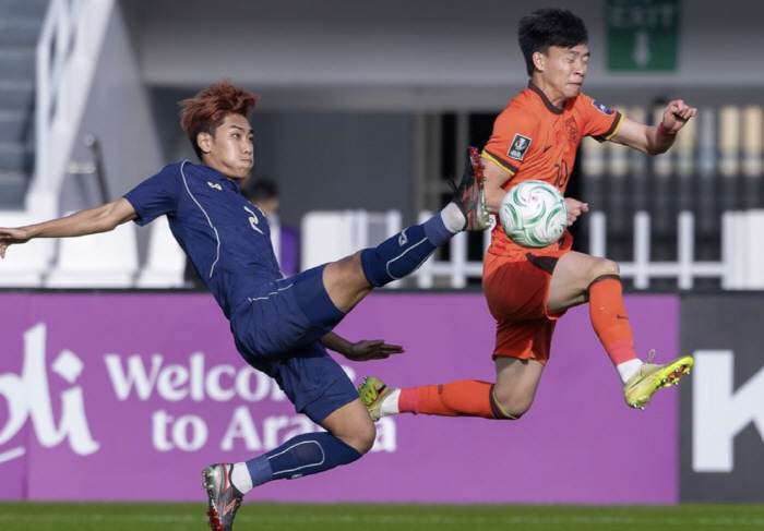 대충격! "강력 우승 후보" 중국 자존심 없나..."일부러 0-0 유지했…