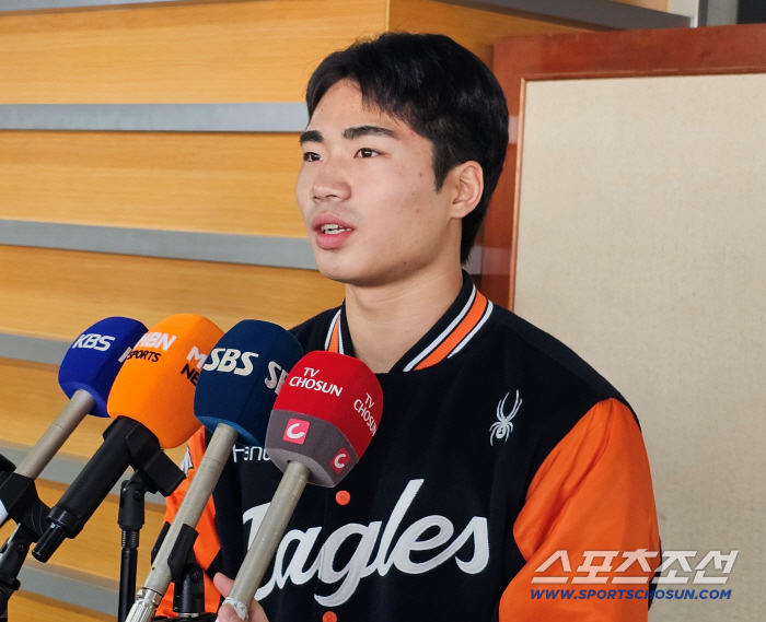 "폰세 공 쳐보고 싶었는데…" 신구장 중원 누빌 아기독수리, 19세 오재원의 당당한 포부 "개막전→100안타→신인상" [인터뷰]