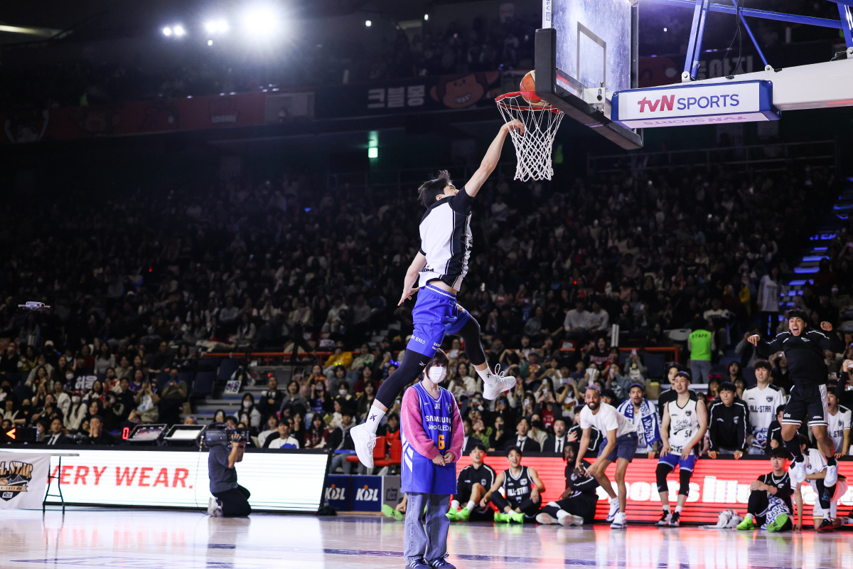 "굿바이, 잠실체육관!" KBL 감독 총출동, 프로농구 '별들의 축제' …