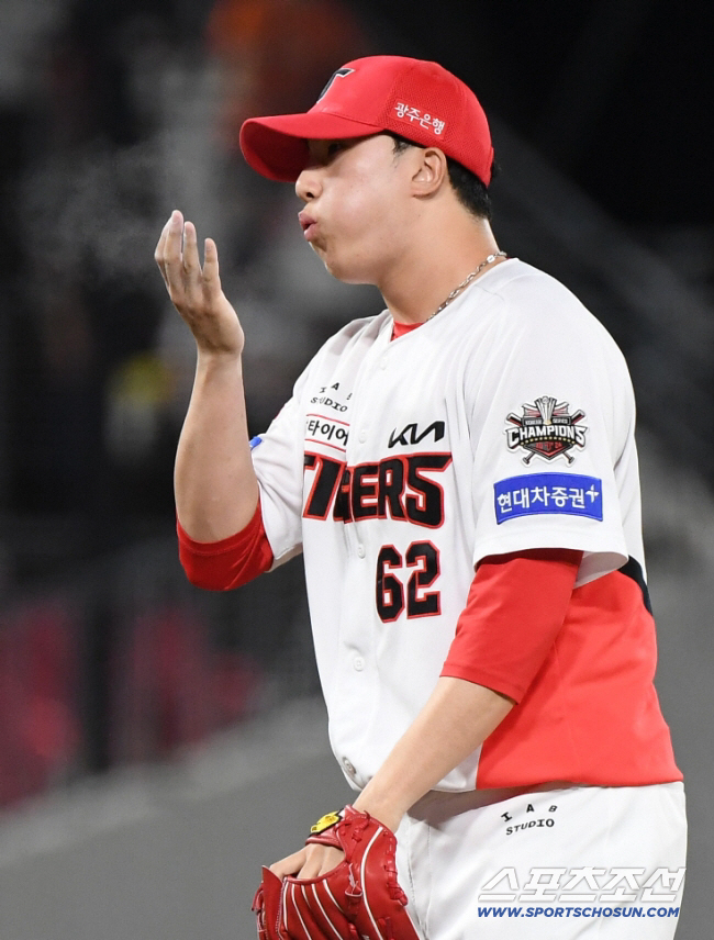 [공식발표] '김도영 연봉 반토막' KIA, 16명 삭감 칼바람…'10R…