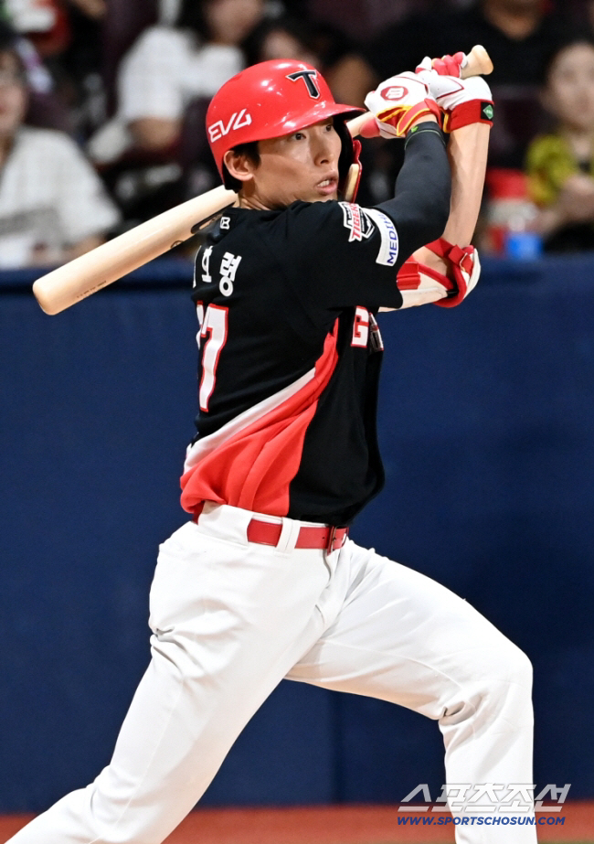 [공식발표] '김도영 연봉 반토막' KIA, 16명 삭감 칼바람…'10R…