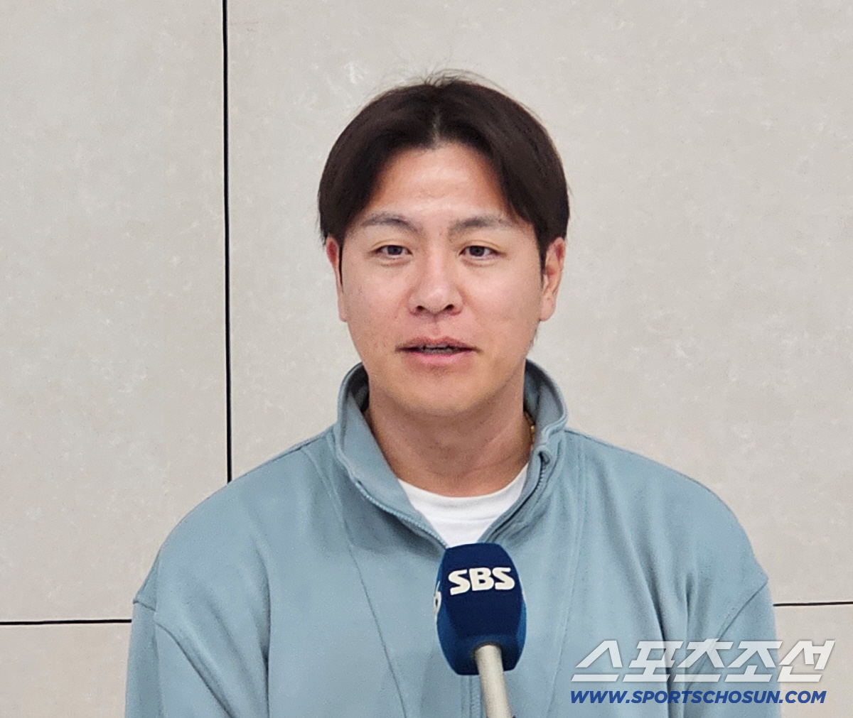 "나를 뛰어넘어라" 볼살 '쏙' 빠진 강민호 "올해야말로 반드시 우승 반…