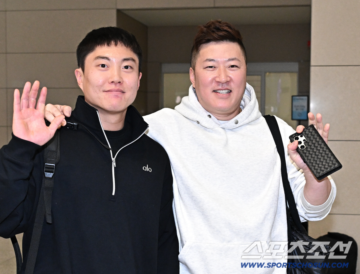 "등번호? 오늘 결정났죠" 돌아온 최형우, 양보받은 34번 → 왜 '명품…