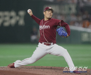 통산 '120승-48S' 노리모토, 메이저리그 대신 121억원에 요미우리로, 2013년 첫 우승 함께 했던 선배 다나카와 재회[민창기의 일본야구]