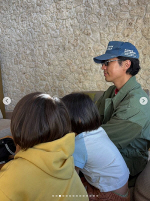 “자연스럽게 아빠 돼” 마이큐, ♥김나영 두 아들과 '장꾸 포즈'..더 끈끈해진 가족애