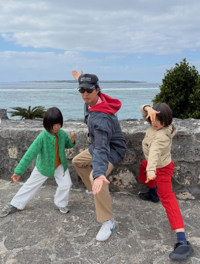 “자연스럽게 아빠 돼” 마이큐, ♥김나영 두 아들과 '장꾸 포즈'..더 …