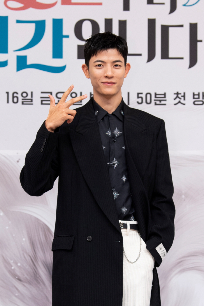 ‘오늘부터 인간입니다만’ 로몬 “월클 축구선수 캐릭터, 손흥민·즐라탄 보며 참고했다”