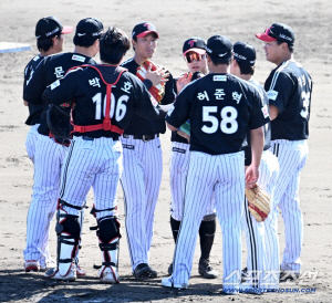 디펜딩챔피언 훈련 직접 본다! 선수단 만찬까지…LG, 오키나와 전지훈련 참관단 모집