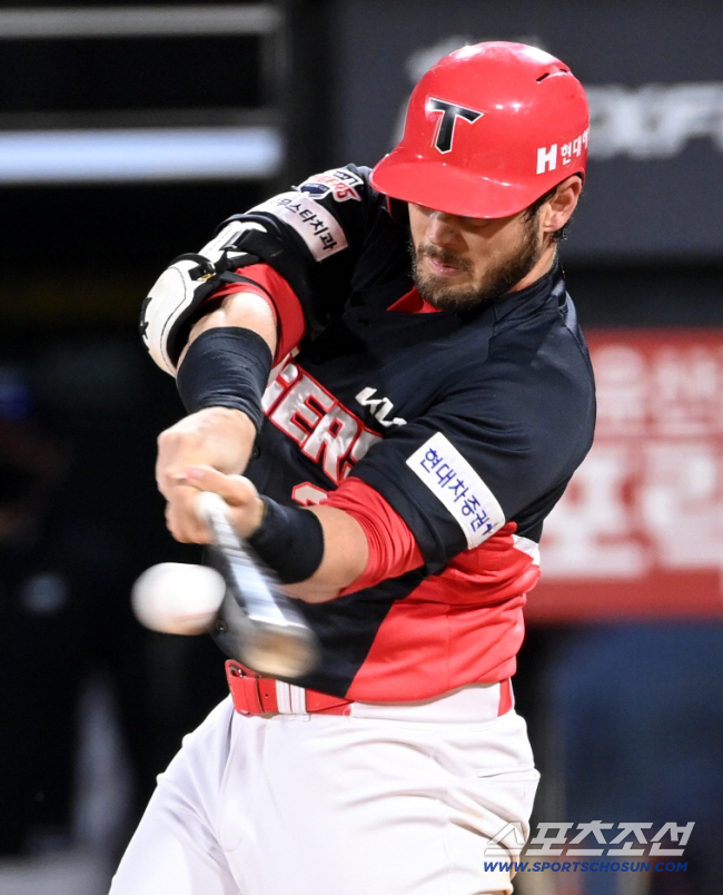 더 열악해진 김혜성 입지, KIA 출신 터커 친동생까지 합류...다저스와…